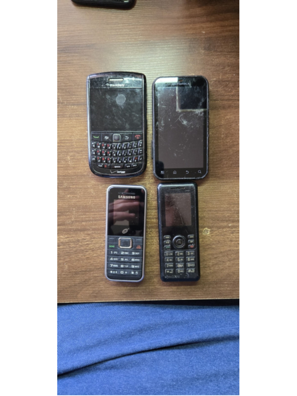 Vintage Lot Of 4 Cellphones Samsung Kyocera Motorola Blackberry Untested